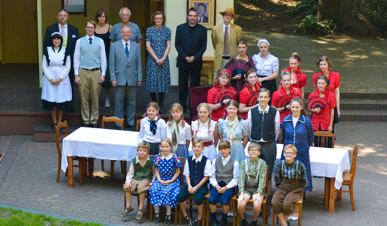 Alle Darsteller von Haus von Montevideo Gruppenfoto
