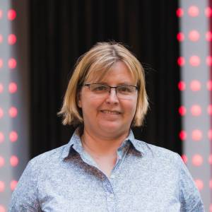 Gabi Sander als Mahmuda in Kalif Storch