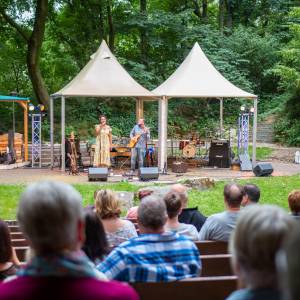 Benefizkonzert mit White Coffee, Gravur und 440 Hertz