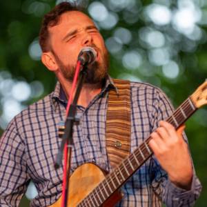 Benefizkonzert mit White Coffee, Gravur und 440 Hertz