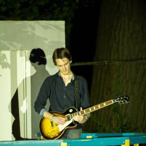 Benefizkonzert mit White Coffee, Gravur und 440 Hertz