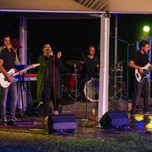 Benefizkonzert mit White Coffee, Gravur und 440 Hertz