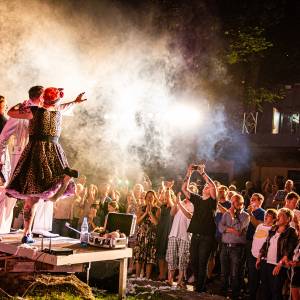 Carsten Keber alias Elvis - The King am 15. Juni auf der Freilichtbühne Schloß Neuhaus