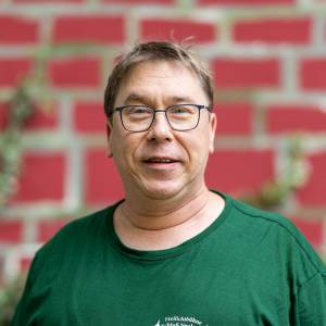 Tobias Thomas als Harald Musch in Erben ist nicht leicht