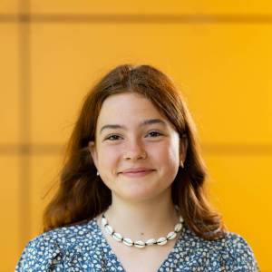 Jonna Renken als Marktbesucherin, Festbesucherin in Die kleine Hexe