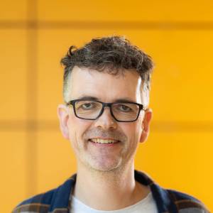 Volker Renken als Herr Pfefferkorn, Kürbisverkäufer, Ringwerfenbesitzer in Die kleine Hexe