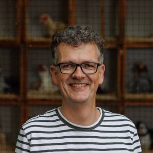 Volker Renken als Schuldirektor in Die Wilden Hühner – Fuchsalarm