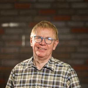 Holger Weißbrod als Arnold Macher in Trudes Bude