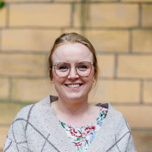 Jenny Meier als Jil in Der Juwelen-Priester