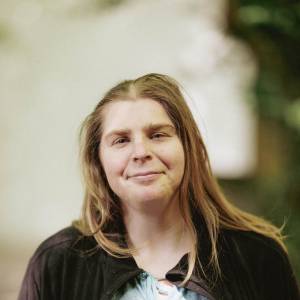 Loraine Reintjes als Tante in Emil & die Detektive