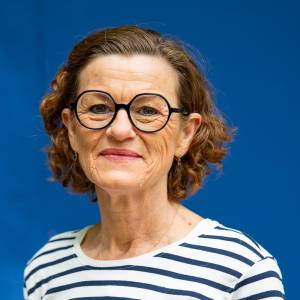 Gabi Meier als Dr. Armstrong in Und dann gab's keines mehr