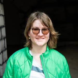 Jule Nowak als Schülerin Jette in Wenn der Mond am Himmel steht...