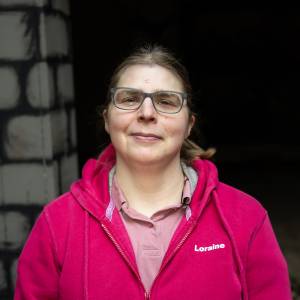 Loraine Reintjes als Tante Mariechen de Lună in Wenn der Mond am Himmel steht...