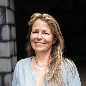 Simone Warnecke als Lehrerin Monika Meier in Wenn der Mond am Himmel steht...